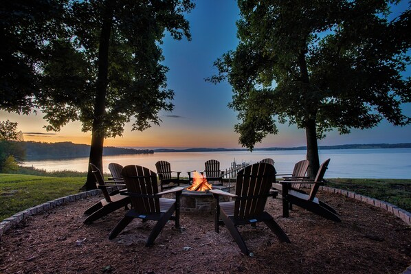 This fire pit overlooking the lake offers stunning sunset views and an even better seat for stargazing!
