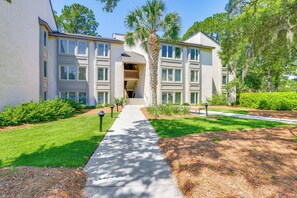 Building Exterior | 3rd-Floor Unit