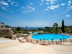 Water, Sky, Cloud, Plant, Azure, Swimming Pool, Building, Tree, Outdoor Furniture, Shade