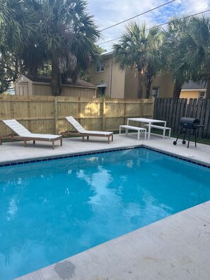 Pool/BBQ
