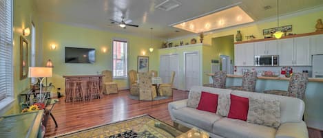 DeFuniak Springs Vacation Rental | 2BR | 1BA | Stairs Required | 1,500 Sq Ft