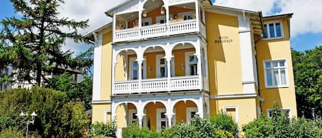 DEB 042 Ferienwohnungen im Ostseebad Göhren (Villa)