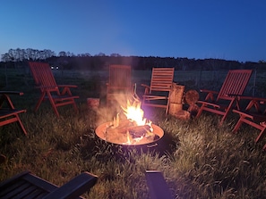 Lagerfeuer im Garten