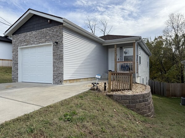 Beautiful newer 3 bedroom 2.5 bathroom home