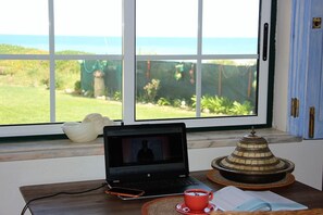 Mesa da Sala de trabalho ou pequenas refeições