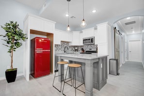 Beautiful kitchen, equipped with everything a cook would need.