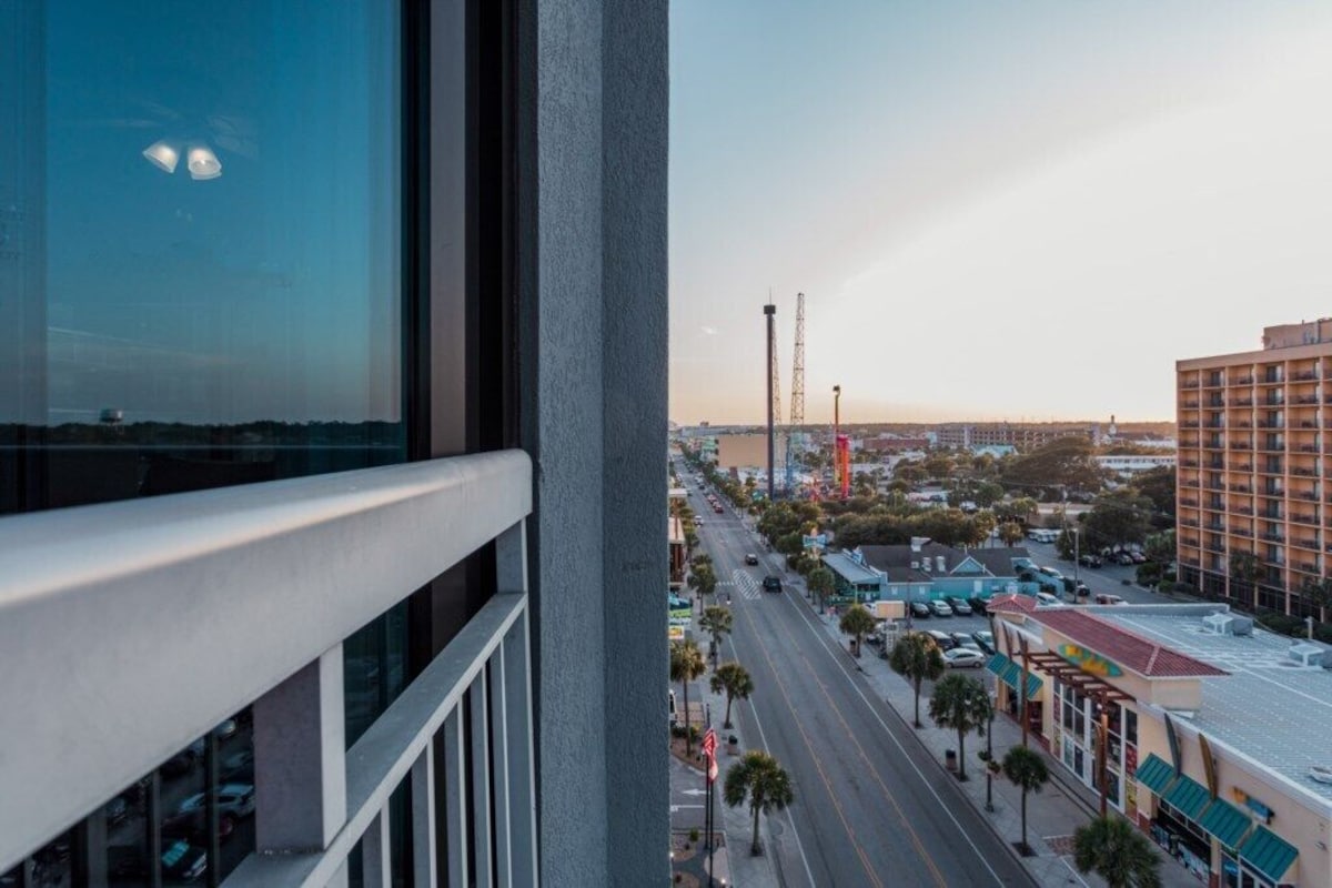 SeaGlass Tower™ – 1 Bedroom Standard – Limited View