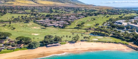 Aerial photo of Maui Eldorado Cabana with the Eldorado complex back center.