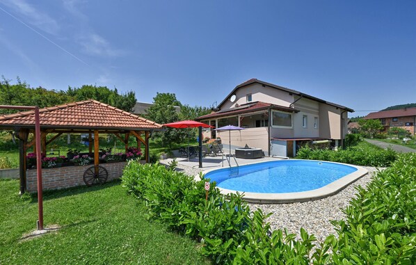 pool