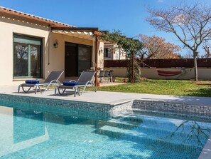 Water, Plant, Sky, Property, Furniture, Building, Azure, Swimming Pool, Shade, Outdoor Furniture
