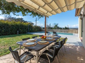 Table, Furniture, Plant, Property, Chair, Sky, Azure, Shade, Outdoor Furniture, Tree