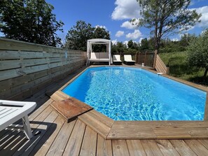 Agua, Nube, Cielo, Propiedad, Planta, Piscina, Azur, Árbol, Edificio, Sombra