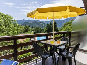 Table, Furniture, Sky, Property, Plant, Umbrella, Chair, Green, Tree, Shade