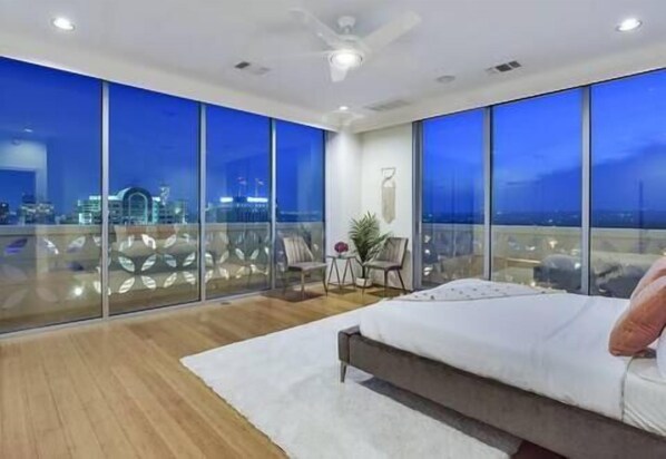 Enjoy the Wonderful and Elegant Floor-To-Ceiling Windows