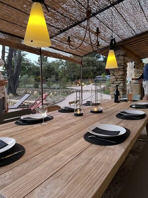 Outdoor dining