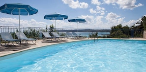 Kefalonia, Lourdas beach. Water Side studios: cute swimming pool