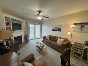 Living Area (2)
