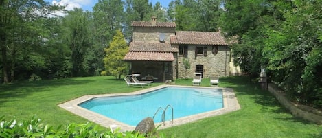 Antico Mulino - Rustikale Villa mit großem Garten und Pool