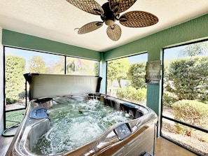 Hat Tub for Guest Use!