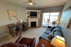 Living Area (2)
