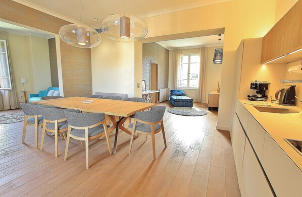 Dining area / Kitchen
