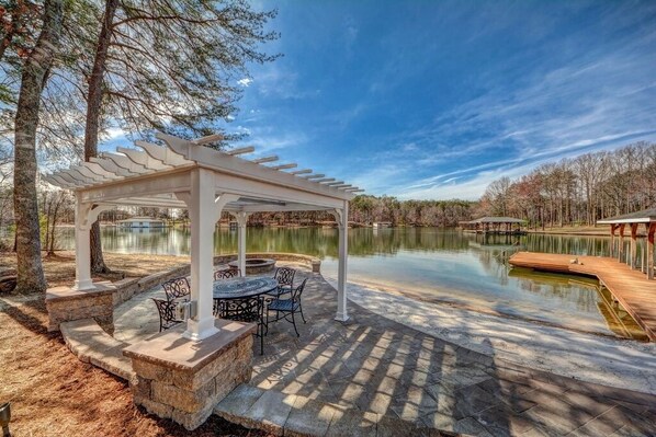Pergola/firepit/beach front