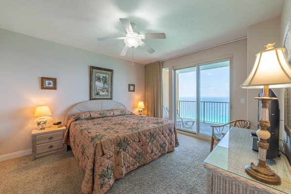 Welcome to Treasure Island 2004 "Pineapple Paradise" 
You will love this 2 bedroom/2 bath + bunks 20th floor condo!