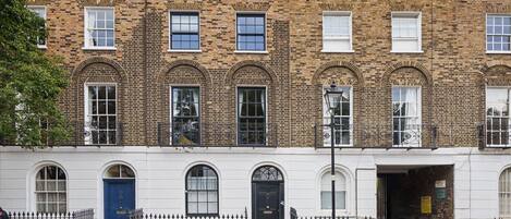 Street View. Terraced house.