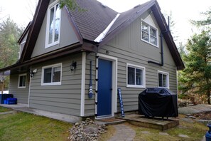 Entrance to Lakeside Loft
Private BBQ included