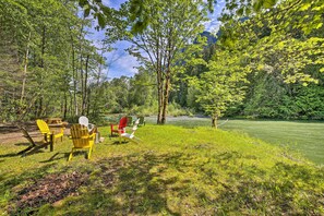 160-Foot Waterfront | Private Acreage | Hiking On-Site