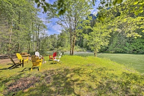 160-Foot Waterfront | Private Acreage | Hiking On-Site