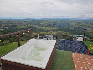 Bain à remous extérieur
