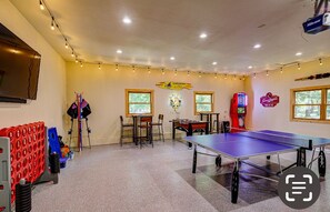 Spielezimmer