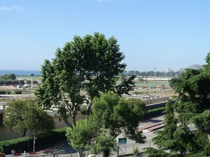 Himmel, Gebäude, Pflanze, Baum, Urban Design, Landschaft, Wohngebiet, Grundeigentum, Stadt, Metropolitan Area