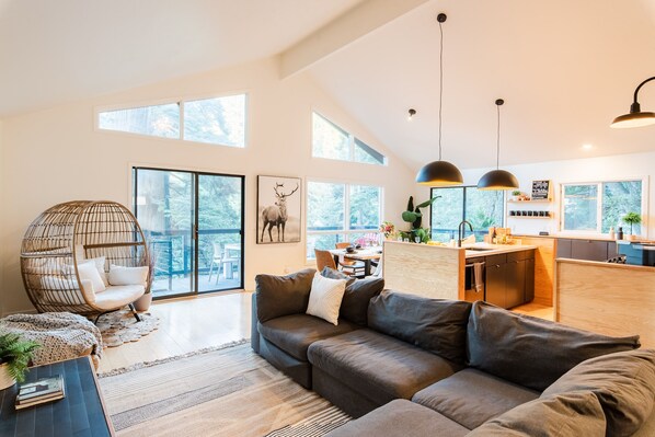 Amazing treetop views from the top floor with plenty of natural light.