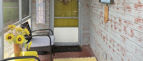 Covered porch☀️