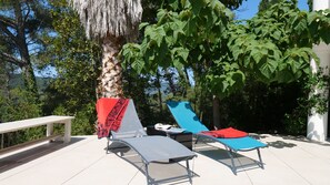 plage, chaises longues, jardin