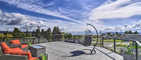 Tacoma Vacation Rental | 625 Sq Ft | 1BR | 1BA | Stairs Required