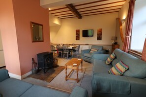 Open plan lounge, dining, kitchen