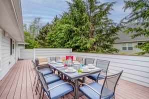 Back Yard Deck seating with views