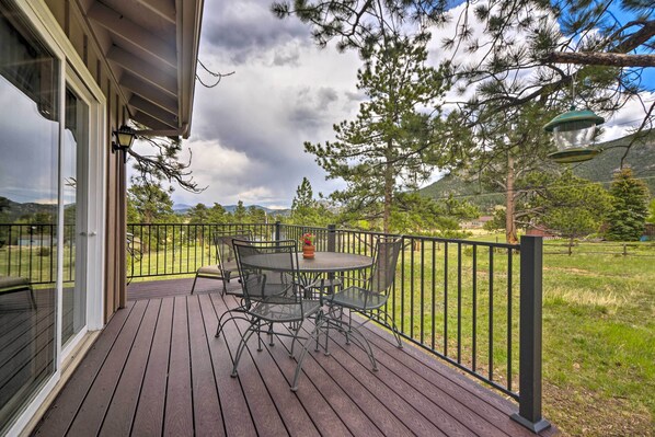 Estes Park Vacation Rental | 2BR | 1BA | 960 Sq Ft | 2 Steps to Enter