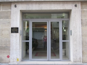 Entrance to the apartment building with digicode