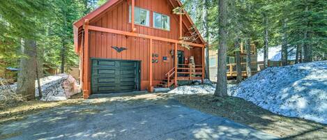 Truckee Vacation Rental | 3BR | 2BA | 2,100 Sq Ft | Stairs Required to Access