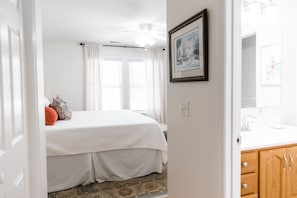 bedroom 1 - king