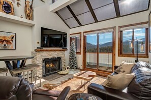Skylight windows let in natural light and balcony boasts views of Peak 9 and 10 