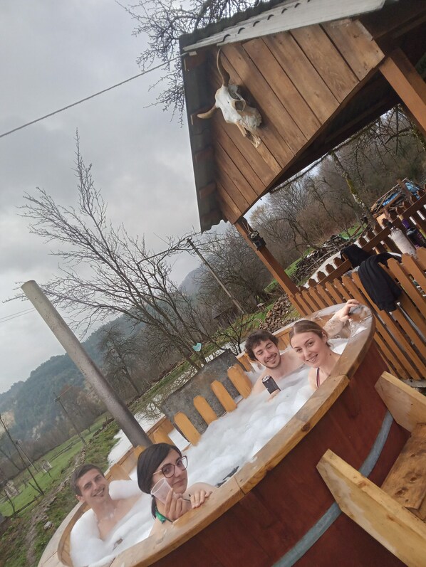 Outdoor spa tub