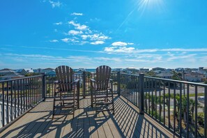 Crow's Nest - Great spot for Blue Angels/Sunsets