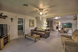 Living Room | Queen Sleeper Sofa
