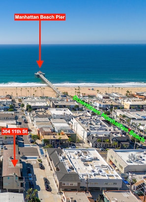 Location of home - just 3 blocks from pier and 2 blocks to restaurants & shops