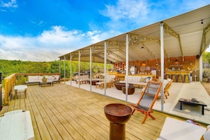 Open-air relaxation: where every breath is a reminder of life's beauty.
